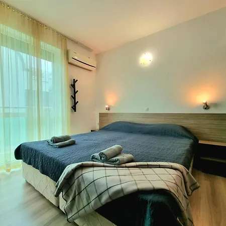 Апартаменты Compact Sarafovo To The
