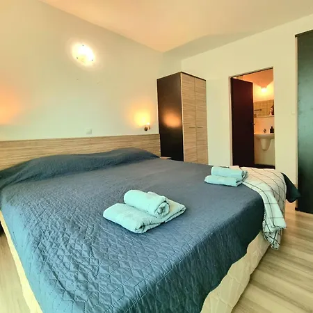 Апартаменты Compact Sarafovo To The